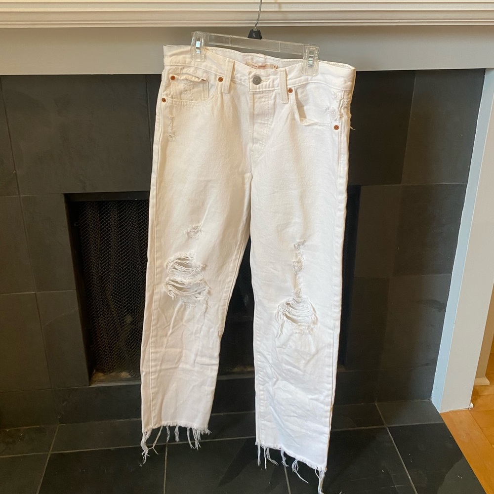 White Wedgie Straight Levi Jeans